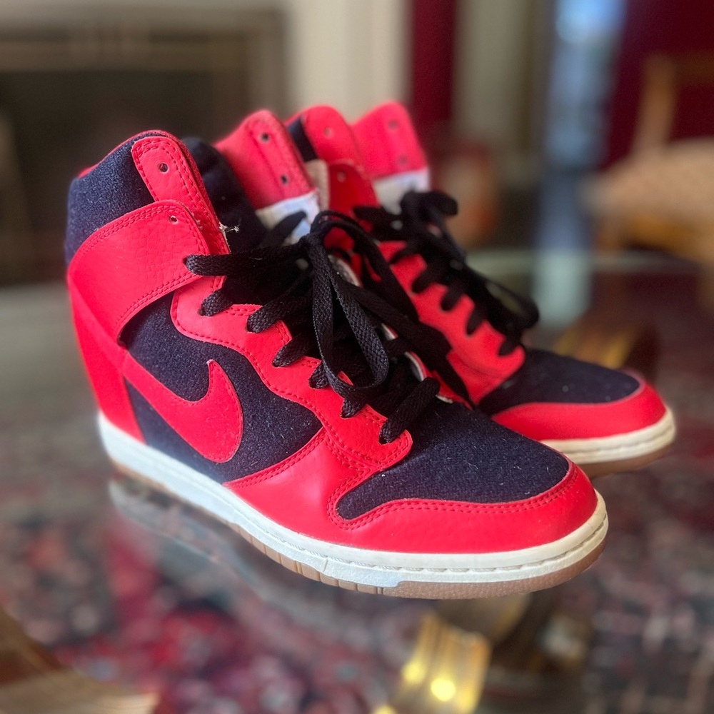 Nike Women's Crimson and Midnight High-Top Sneakers